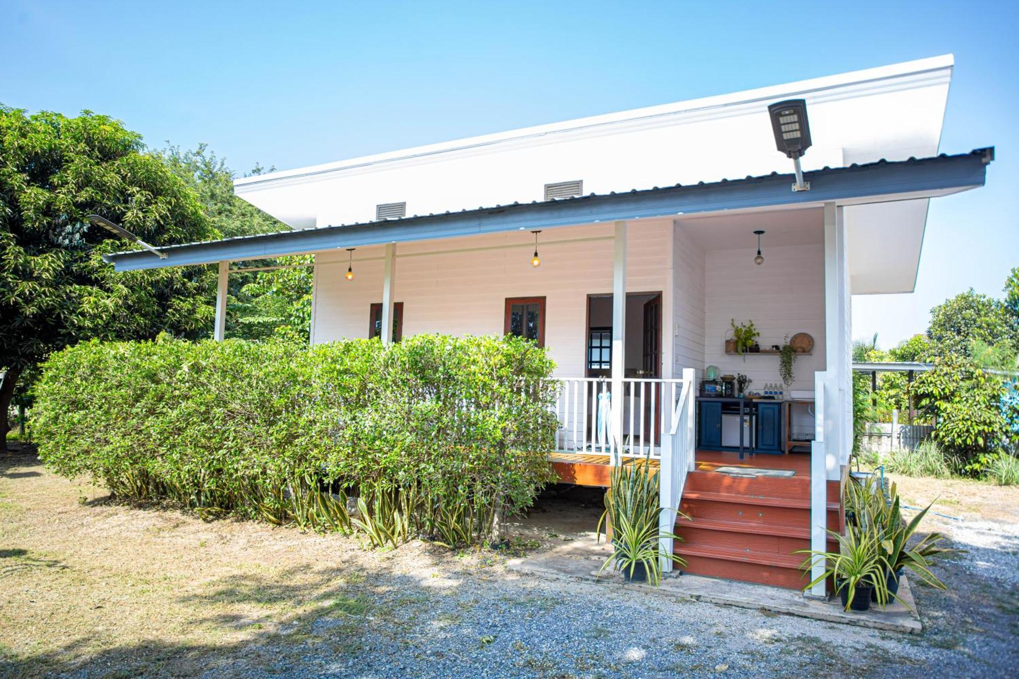Vawa Guesthouse Kanchanaburi Exterior photo